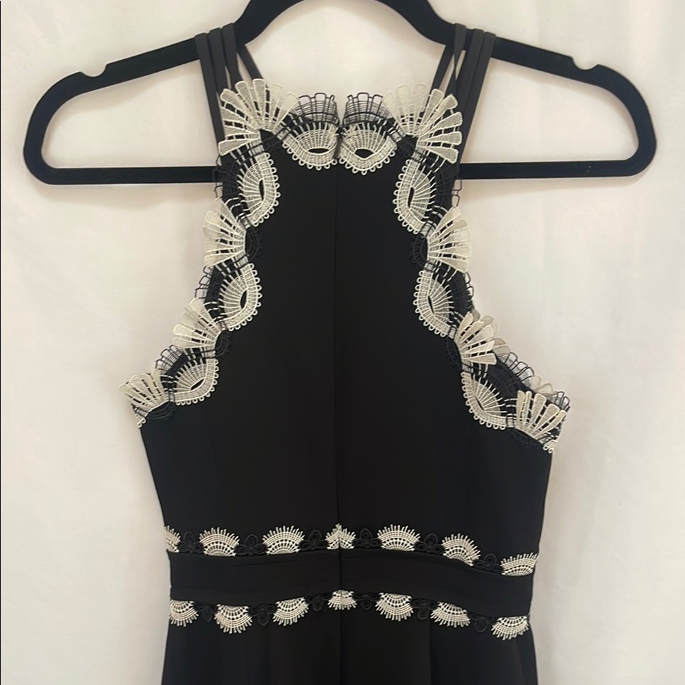 Elegant Black and White Karen Millen Dress - Picture 4 of 5